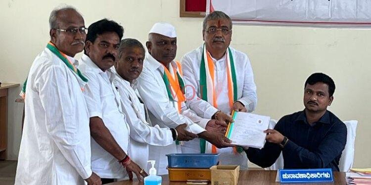 ಇಂಡಿಯಲ್ಲಿ ಕಾಂಗ್ರೆಸ್ ಅಭ್ಯರ್ಥಿ ನಾಮಪತ್ರ ಸಲ್ಲಿಕೆ..