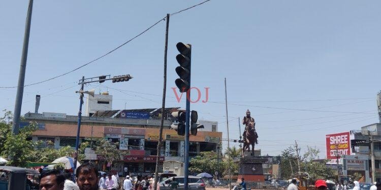 Traffic Signal Light