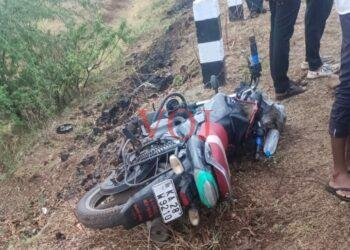 ಚಲಿಸುತ್ತಿದ್ದ ಬೈಕ್ ಸ್ಕಿಡ್‌ಯಾಗಿ ಬಿದ್ದಿರುವ ಬೈಕ್ ಸವಾರನಿಗೆ ಗಂಭೀರ ಗಾಯ..!