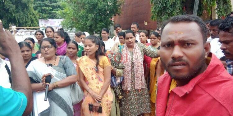 ದಕ್ಷ ಹಾಗೂ ಪ್ರಾಮಾಣಿಕ ಜಿಲ್ಲಾ ಅಧಿಕಾರಿಯ ವರ್ಗಾವಣೆ ಕೈ ಬಿಡಿ..!