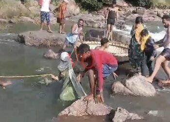 ಯಾತ್ರಿಕರನ್ನು ಪ್ರಾಣಪಯಾದಿಂದ ಪಾರು ಮಾಡಿದ ನಾವಿಕರು.