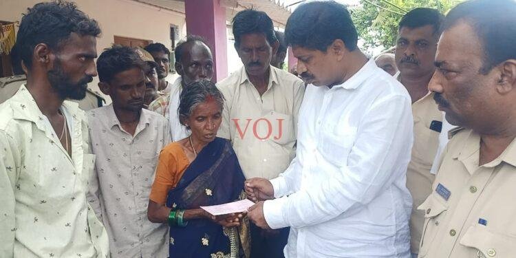 ಆನೆ ತುಳಿತದಿಂದ ಸಾವನ್ನಪ್ಪಿದ ಮನೆಗೆ ಭೇಟಿ: 5 ಲಕ್ಷದ ಪರಿಹಾರದ