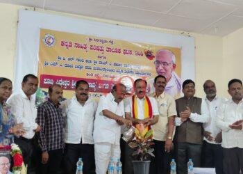 ಸಾಹಿತ್ಯದ ಕೃಷಿಯಲ್ಲಿ ಸ್ಥಳೀಯರಿಗೆ ಹೆಚ್ಚು ಅವಕಾಶ ; ಕಸಾಪ ಜಿಲ್ಲಾ ಅಧ್ಯಕ್ಷ ಹಾಸಿಂಪೀರ