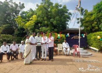 ಸ್ವಾತಂತ್ರೋತ್ಸವದಲ್ಲಿ ಭಾಗಿಯಾದ ಮಕ್ಕಳಿಗೆ ಸ್ಪೋರ್ಟ್ ಶರ್ಟ್ಕೊಳ್ಳಲು ₹15000 ದೇಣಿಗೆ