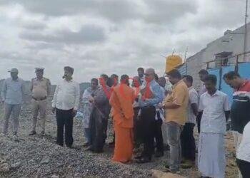 ಮಾದಪ್ಪನ ಸನ್ನಿದಿಯಲ್ಲಿ ನಡೆಯುವ ಕಾಮಗಾರಿಗಳನ್ನು ಅಧಿಕಾರಿಗಳ ಜೊತೆಯಲ್ಲಿ ವಿಕ್ಷೀಸಿದ ಶಾಸಕ ಎಮ್ ಆರ್ ಮಂಜುನಾಥ್ ..!