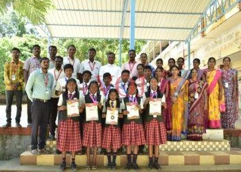 ಜಿಲ್ಲಾ ಮಟ್ಟಕ್ಕೆ ಆಯ್ಕೆಯಾದ ವಿದ್ಯಾರ್ಥಿಗಳಿಗೆ ಅಭಿನಂದಿಸಿದ ಆಡಳಿತ ಮಂಡಳಿ..