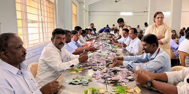 ಮಹದೇಶ್ವರ ಬೆಟ್ಟ ದೇವಾಲಯದಲ್ಲಿ 36 ದಿನಗಳಲ್ಲಿ ಹಣ ಎಷ್ಟು ಕೋಟಿ ₹ ಸಂಗ್ರಹ ಗೊತ್ತಾ..!