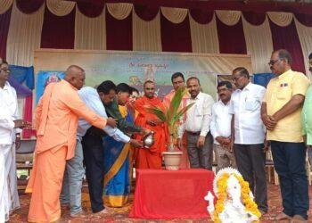 ಸಂಸ್ಕೃತ ಭಾಷೆಯನ್ನು ನಿರ್ಲಕ್ಷಿಸಬಾರದು: ಶರತ್ ಚಂದ್ರ ಸ್ವಾಮೀಜಿ