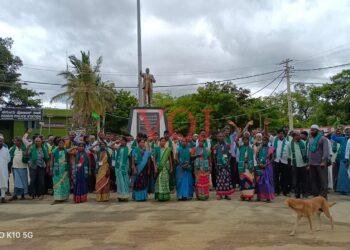 ಕರ್ನಾಟಕ ಬಂದ್..! ಚಾಮರಾಜನಗರದಲ್ಲಿ ರಸ್ತೆ ತಡೆದು ಪ್ರತಿಭಟನೆಗೆ ಉತ್ತಮ ಸ್ಪಂದನೆ ..