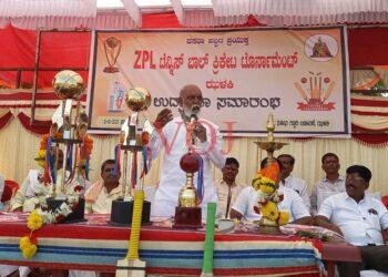 ಟೆನ್ನಿಸ್ ಬಾಲ್ ಕ್ರೀಕೆಟ್ ಪಂದ್ಯಾವಳಿ.. ₹ 1 ಲಕ್ಷ, ಪ್ರಥಮ ಬಹುಮಾನ..! ಉದ್ಘಾಟಿಸಿದ ಮಾಜಿ ಸಚಿವ ಅಪ್ಪಾಸಾಹೇಬ