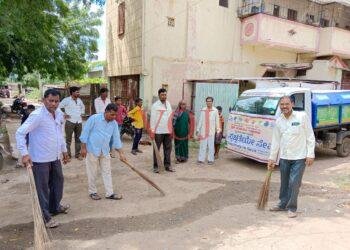 ಶ್ರಮದಾನ ಮಾಡಿದ್ರೆ, ಅನಾರೋಗ್ಯದಿಂದ ದೂರವಿರಲು ಸಾಧ್ಯ; ಪಿಡಿಒ‌ ಸಿದ್ದಾರಾಮ‌ ಸಿನಖೇಡ