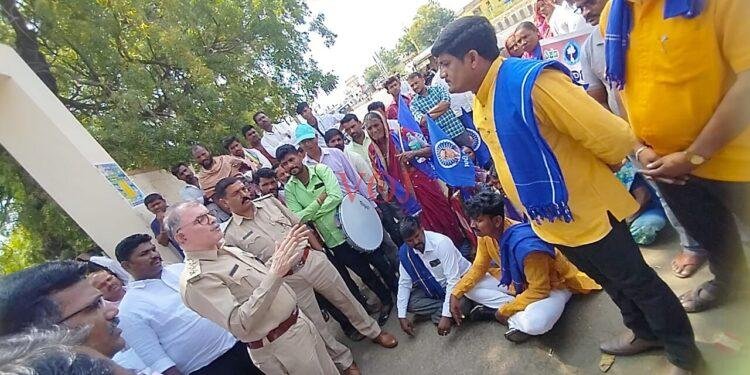 ಆರೋಪಿಗಳನ್ನು ಬಂದಿಸುವಲ್ಲಿ ಪೋಲಿಸ್ ಇಲಾಖೆ ವಿಫಲ; ದಲಿತ ಸಂಘರ್ಷ ಸಮಿತಿ ಪ್ರೊಟೆಸ್ಟ್: