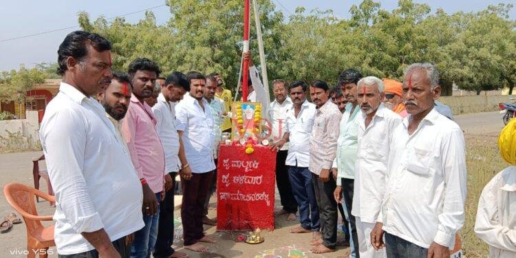 ಇಂಡಿಯಲ್ಲಿ ವಾಲ್ಮೀಕಿ ಮಹರ್ಷಿ ವೃತ್ ಉದ್ಘಾಟಿಸಿದ ಮುಖಂಡ ಹುಚ್ಚಪ್ಪ ತಳವಾರ