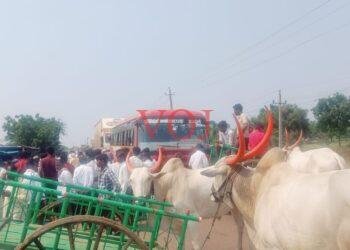 ರಾಜ್ಯ ರಸ್ತೆ ತಡೆದು ಬೃಹತ್ ಪ್ರತಿಭಟನೆಗೆ ಸಿಡಿದೆದ್ದ ರೈತರು..!