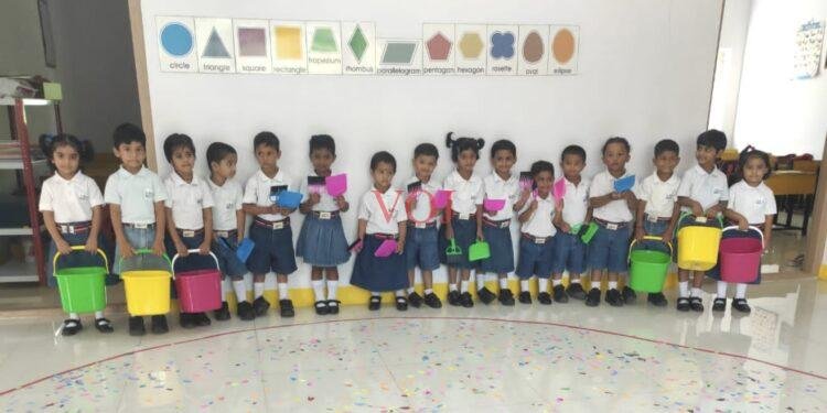 ಸ್ವಚ್ಛತೆಗಾಗಿ ಶ್ರಮದಾನಕ್ಕೆ ಕೈಜೋಡಿಸಿದ ಪುಟಾಣಿಗಳು.!