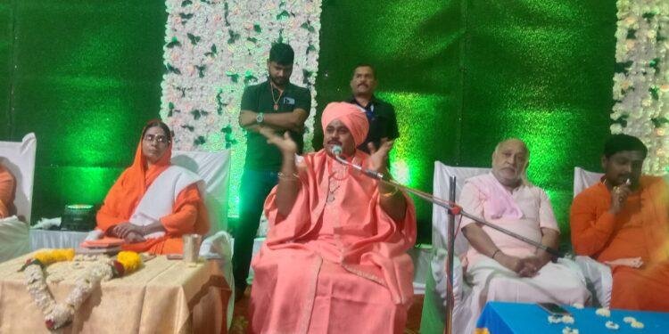 ಲಚ್ಯಾಣದಲ್ಲಿ ನಡೆದ ಪ್ರವಚನಕ್ಕೆ ದೂರದಿಂದ ಹರಿದು ಬಂತು ಭಕ್ತ ಸಾಗರ ..