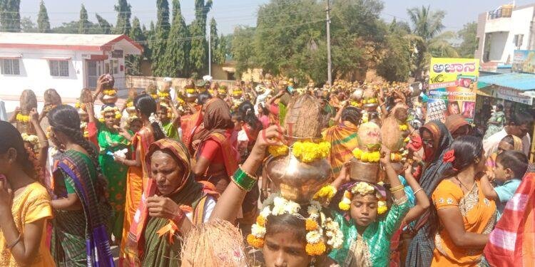 ಲಚ್ಯಾಣ ಶ್ರೀ ಸಿದ್ಧಲಿಂಗ ಮಹಾರಾಜರ ಭಾವಚಿತ್ರದ ಭವ್ಯ ಮೆರವಣಿಗೆ