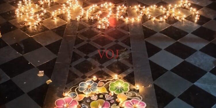 ಶಿಕ್ಷಣ ಕಾಶಿ ಲಚ್ಯಾಣದಲ್ಲಿ “ಓಂ” ಎಂಬ ಅಕ್ಷರ ಬೆಳಕಿನ ಚಿತ್ತಾರ