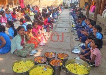 ಬಿಸಿ ಊಟದ ಜೊತೆ ಗುಲಾಬ್-ಜಾಮೂನ..