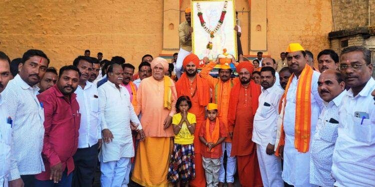 ಅಯೋಧ್ಯೆಯಲ್ಲಿ ಪೂಜಿಸಲ್ಪಟ್ಟ ಮಂತ್ರಾಕ್ಷತೆ ಇಂಡಿ ನಗರಕ್ಕೆ..