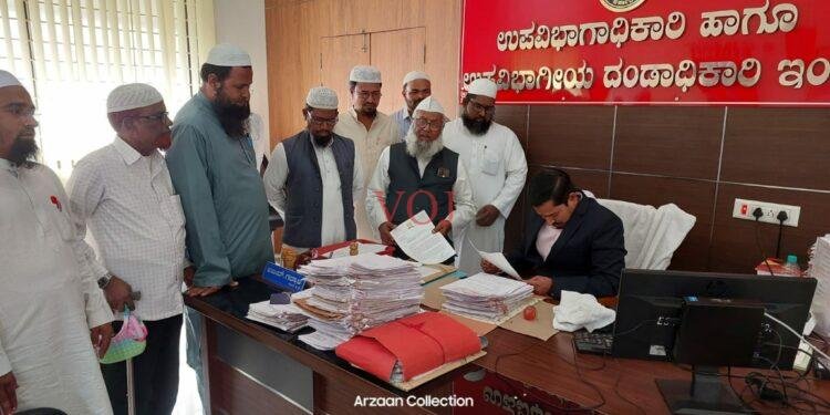 ಇಂಡಿ ಜಿಲ್ಲೆ ಆಗ್ರಹಿಸಿ ಮುಸ್ಲಿಂ ಧರ್ಮ ಗುರುಗಳು ಎಸಿ ಅಬೀದ್ ಗದ್ಯಾಳ ಅವರಿಗೆ ಮನವಿ