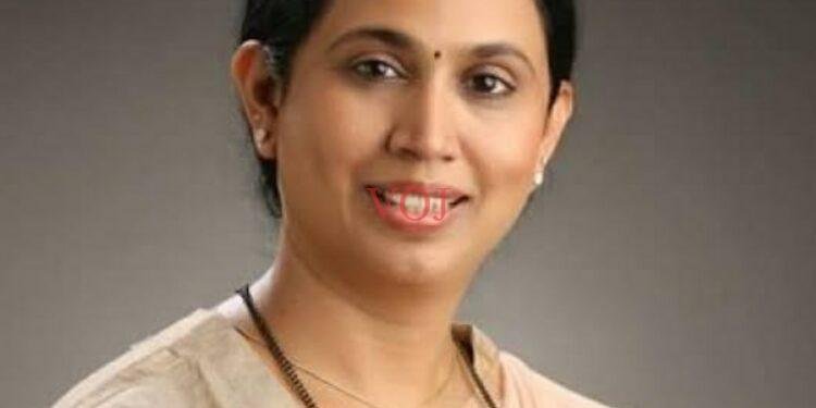 ಅಂಗನವಾಡಿ ಸಹಾಯಕಿಗೆ ನೆರವು, ಸಚಿವೆ ಲಕ್ಷ್ಮೀ ಹೆಬ್ಬಾಳಕರ್