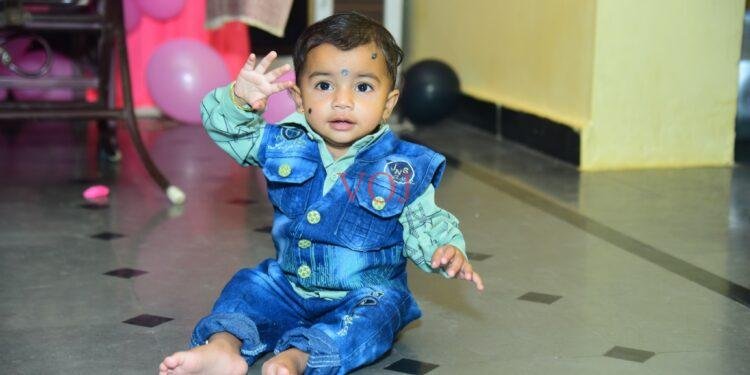 ಎಳ್ಳು ಬೆಲ್ಲ ತಿಂದು, ಸಿಹಿಯಾಗಿ ಮಾತಾಡಿ. ಮಕರ ಸಂಕ್ರಮಣ ಹಬ್ಬದ ಹಾರ್ದೀಕ ಶುಭಾಶಯಗಳು