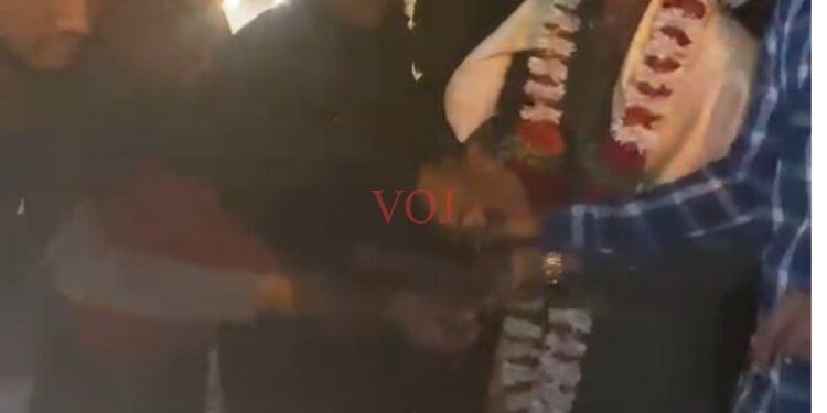 ಯುವಕನೋರ್ವ ತಲ್ವಾರ್‌ನಿಂದ ಬರ್ತಡೇ ಕೇಕ್ ಕತ್ತರಿಸಿದ್ದು, ಚೆರ್ಚೆಗೆ..?