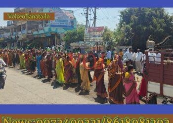 ಧಾನಮ್ಮದೇವಿ ಮೂರ್ತಿ ಪ್ರತಿಷ್ಠಾಪನೆ, ಮುತ್ತೈದೆಯರು ಕುಂಭಹೊತ್ತು ಮೆರವಣಿಗೆ