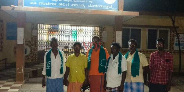 ಗಡಿ ಪ್ರದೇಶದಲ್ಲಿ ಚಿಕಿತ್ಸೆಗಾಗಿ ಪರದಾಡುತ್ತಿರುವ ಸಾರ್ವಜನಿಕರು..!