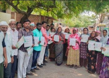 ಇಂಡಿಯಲ್ಲಿ ಗ್ಯಾರಂಟಿ ಯೋಜನೆಗಳ ಪತ್ರ ವಿತರಣೆ ಹಾಗೂ ಮತಯಾಚನೆ: ಜಾವೀದ್