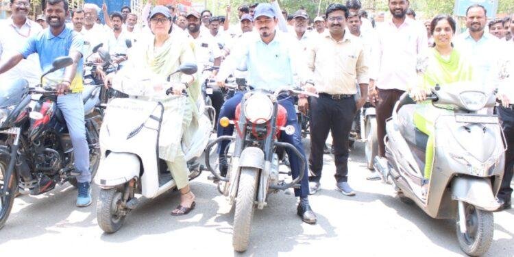 ಲೋಕಸಭಾ‌ ಸಮರ 2024 : ಲಿಂಬೆ ನಾಡಿನಲ್ಲಿ ಬೈಕ್ ರ್ಯಾಲಿ ಮೂಲಕ ಮತದಾನದ ಜಾಗೃತಿ :ಎಸಿ ಅಬೀದ್ ಗದ್ಯಾಳ