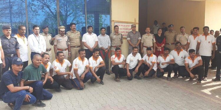 ಕೊಳವೆ ಬಾವಿ ದರುಂತ : 20 ಘಂಟೆ ಯಶಸ್ವಿ ಕಾರ್ಯಾಚಾರಣೆ..! ರಕ್ಷಣಾ ಸಿಬ್ಬಂದಿಗೆ‌ ಸನ್ಮಾನ್!