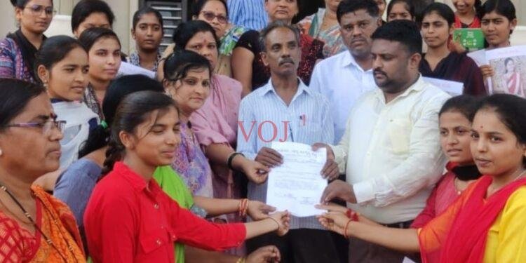 ನೇಹಾ ಕೊಲೆ ಆರೋಪಿಗೆ ಇಂಡಿಯಲ್ಲಿ ಶೂಟೌಟಗೆ ಆಗ್ರಹ.!