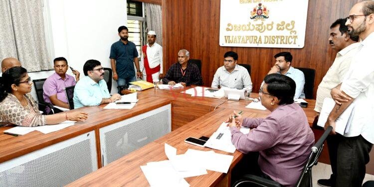 ಕುಡಿಯುವ ನೀರಿನ ಮೂಲಗಳಲ್ಲಿ ಕೊಳಚೆ ನೀರು ಸೇರದಂತೆ ಕಡ್ಡಾಯವಾಗಿ ಮುನ್ನೆಚ್ಚರಿಕೆ ವಹಿಸಿ :ಡಿಸಿ ಟಿ. ಭೂಬಾಲನ್