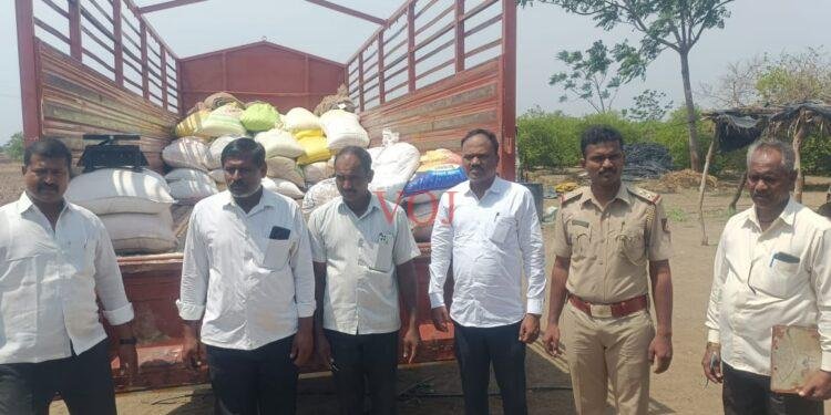 ಇಂಡಿಯಲ್ಲಿ ಅಕ್ರಮವಾಗಿ ಅಕ್ಕಿ ಸಂಗ್ರಹಿಸಿದ ಅಡ್ಡೆಯ ಮೇಲೆ ದಾಳಿ..! ಆಗಿದ್ದೇನು..?