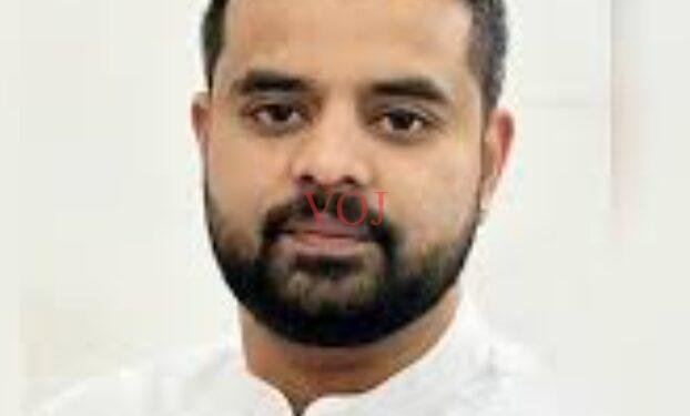 ಪೆನ್‌ಡ್ರೈವ್ ಪ್ರಕರಣ : ಪ್ರಜ್ವಲ್ ರೇವಣ್ಣ ಪ್ರತ್ಯಕ್ಷ..!