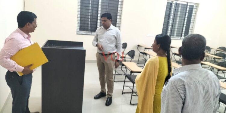 ಹೊಸ ಗ್ರಂಥಾಲಯ ಕಟ್ಟಡ ಪರಿಶೀಲಿಸಿದ ಜಿಲ್ಲಾಧಿಕಾರಿ