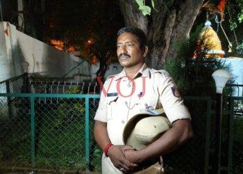 ವಿಜಯಪುರ: ಎಸ್ಪಿ ಕಛೇರಿ ಎದುರು ಪೊಲೀಸ್ ಮುಖ್ಯ ಪೇದೆ ಪ್ರತಿಭಟನೆ