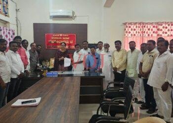 ಪುರಸಭೆ ಸದಸ್ಯರ ಅವಧಿ ವಿಸ್ತರಣೆಗೆ ಒತ್ತಾಯಿಸಿ‌ ರಾಜ್ಯಪಾಲರಿಗೆ ಮನವಿ.