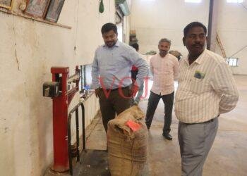 ಜಿ.ಪಂ.ಸಿಇಓ ರಿಷಿ ಆನಂದ ನಗರದ ಗೋದಾಮುಗಳಿಗೆ ಭೇಟಿ-ಪರಿಶೀಲನೆ