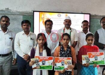ಮನುಕುಲದ ಮಹಾಪುರುಷ ಮಹಾತ್ಮ ಗಾಂಧೀಜಿ.