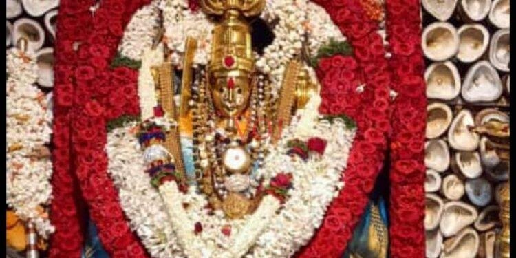 ಮಾರಮ್ಮನಿಗೆ ಕೊಬ್ಬರಿ ಅಲಂಕಾರದ ವಿಶೇಷ ಪೂಜೆ..! ಎಲ್ಲಿ ಗೊತ್ತಾ..?