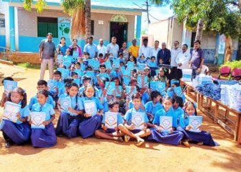 ಉಚಿತ ನೋಟ್ ಪುಸ್ತಕ ವಿತರಣೆ..ಎಲ್ಲಿ..? ಯಾವ ಕಾರಣಕ್ಕೆ..?