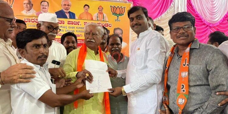 ಇಂಡಿಯಲ್ಲಿ ಹೊಸಪೇಟೆ ಎಕ್ಸ್‌ಪ್ರೆಸ್‌ ರೈಲು ನಿಲುಗಡೆಗೆ ಸಂಸದ‌ ರಮೇಶ್ ಗೆ ಮನವಿ