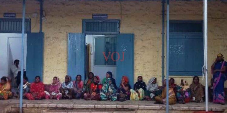 ಕುಡಿಯುವ ನೀರಿನ ಸಮಸ್ಯೆ ಉಲ್ಭಣ, ಇಂಡಿ ತಾ.ಪಂ ಕಛೇರಿ ವಿರುದ್ಧ ಪ್ರತಿಭಟನೆ..!