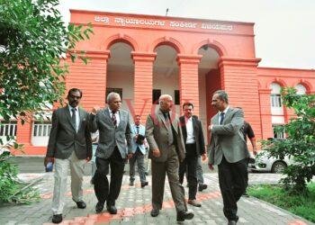 ಕಾನೂನಿನ ಸಂಪೂರ್ಣ ಅರಿವು ಹೊಂದಿ-ನ್ಯಾಯ ದೊರಕಿಸಲು ಮುಂದಾಗಿ -ಉಪ ಲೋಕಾಯುಕ್ತ ನ್ಯಾ.ಕೆ.ಎನ್.ಫಣೀಂದ್ರ ಕಿವಿಮಾತು