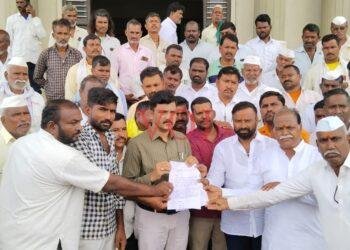 ಕೆರೆಗಳಿಗೆ ನೀರು ತುಂಬಿಸಲು ಪ್ರತಿಭಟನೆ..!