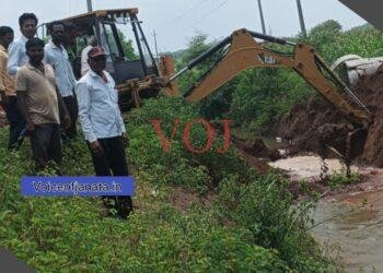 ಗುತ್ತಿ ಬಸವಣ್ಣ ಕಾಲುವೆ ಸ್ವಚ್ಛ ಮಾಡಿದ ರೈತರು