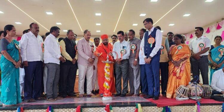 ಪ್ರಾಥಮಿಕ, ಪ್ರೌಢಶಾಲೆ ಶಿಕ್ಷಕರೇ ನಿಜವಾದ ಯುಜಿಸಿ ವೇತನ ಪಡೆಯಲು ಅರ್ಹರು : ಪ್ರಾಧ್ಯಾಪಕ ಡಾ.ವಿಷ್ಣು ಸಿಂಧೆ